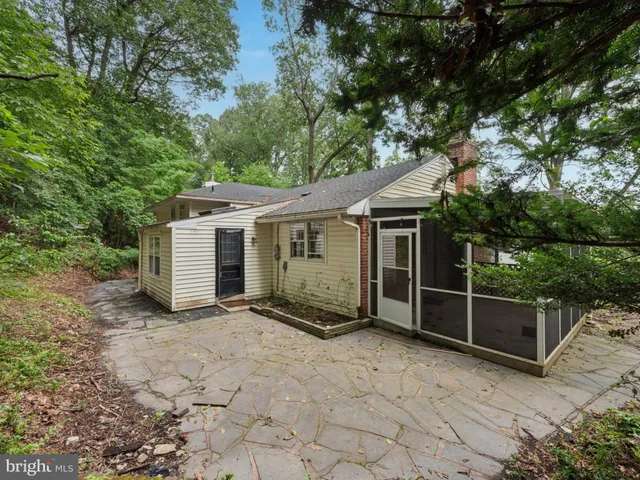 $750,000 | 542 Upper Weadley Road, Wayne, PA 19087