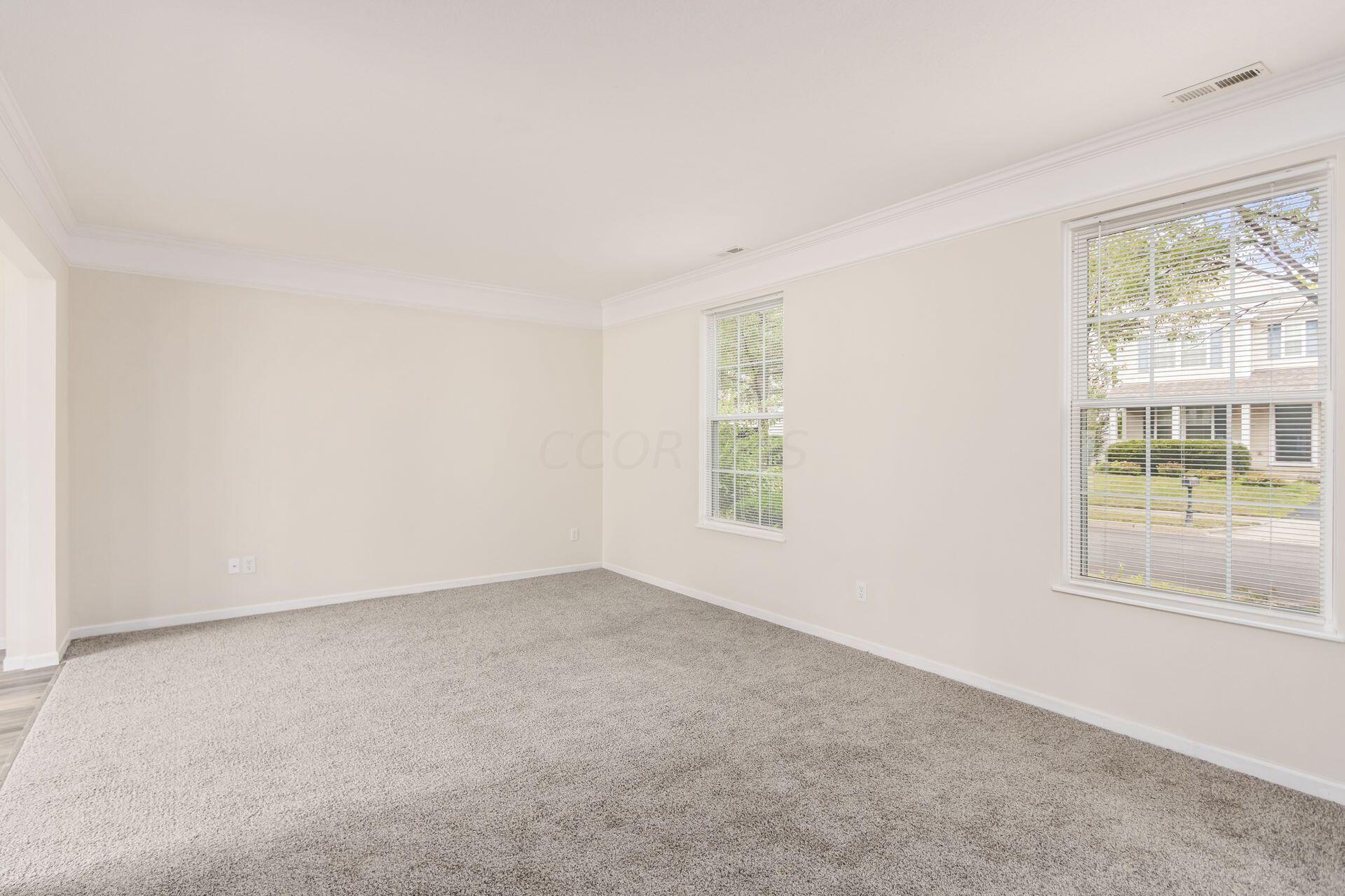 6039 Myrick Road Dublin, OH 43016 - Photo 4 of 46 Great room.