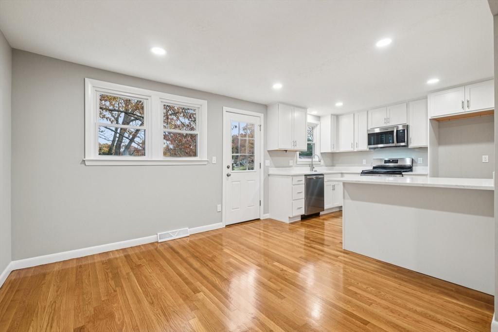 15 Barbara Road Randolph, MA 02368 - Photo 9 of 42 Gallery Image 9