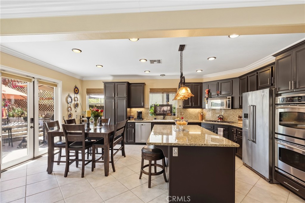 17059 Noble View Circle Riverside, CA 92503 - Photo 10 of 55