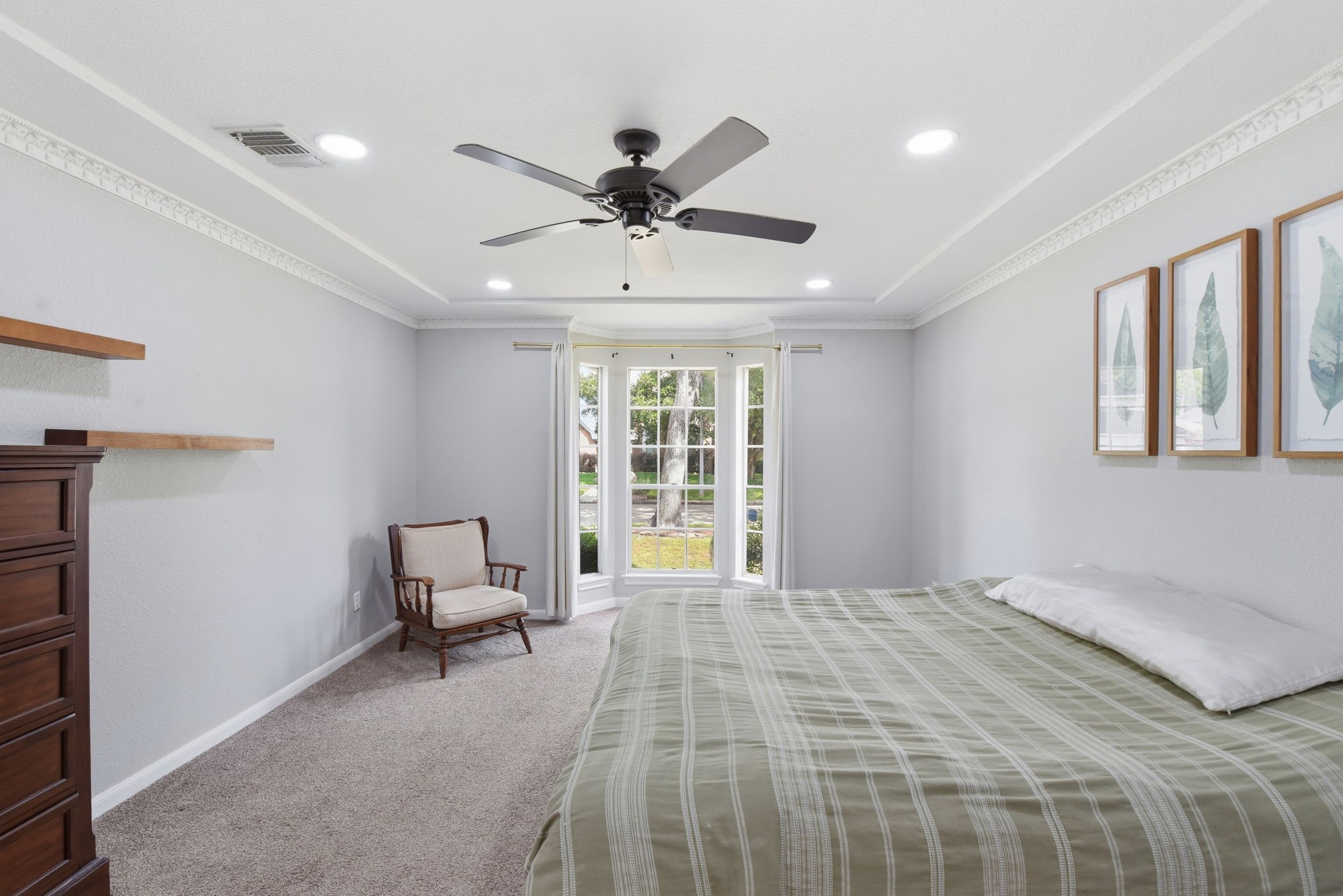 3603 Beech Hill Drive Spring, TX 77388 - Photo 22 of 44 The bay windows create a cozy area and this large room feels cozier.