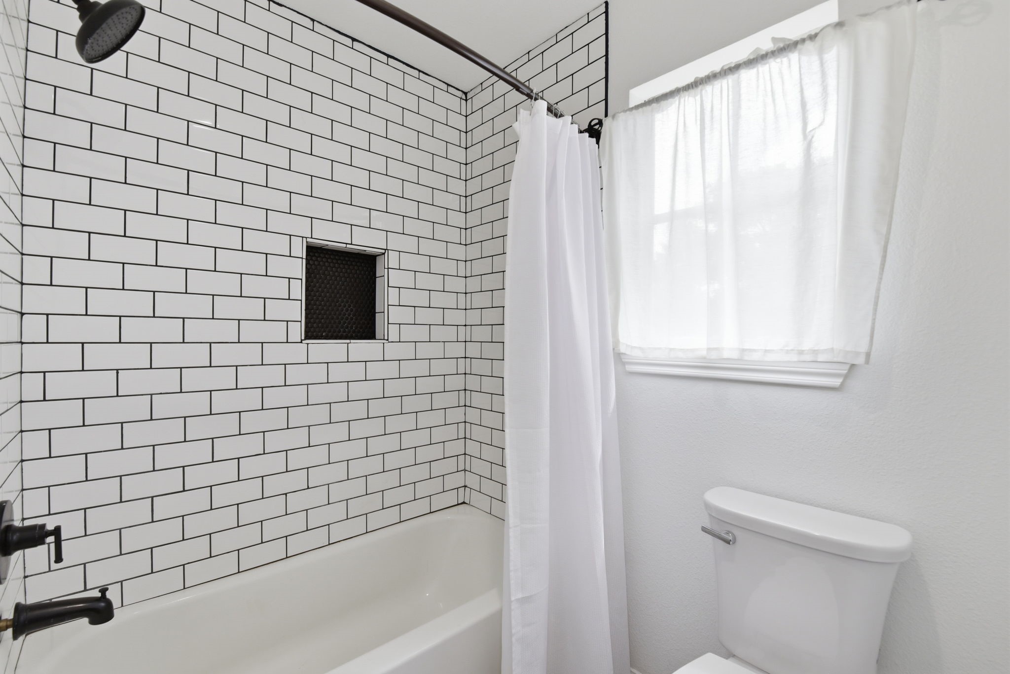3603 Beech Hill Drive Spring, TX 77388 - Photo 39 of 44 The upstairs bath does feature a tub!