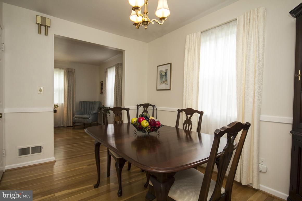 10411 Greentop Road Cockeysville, MD 21030 - Photo 3 of 30 Dining Room