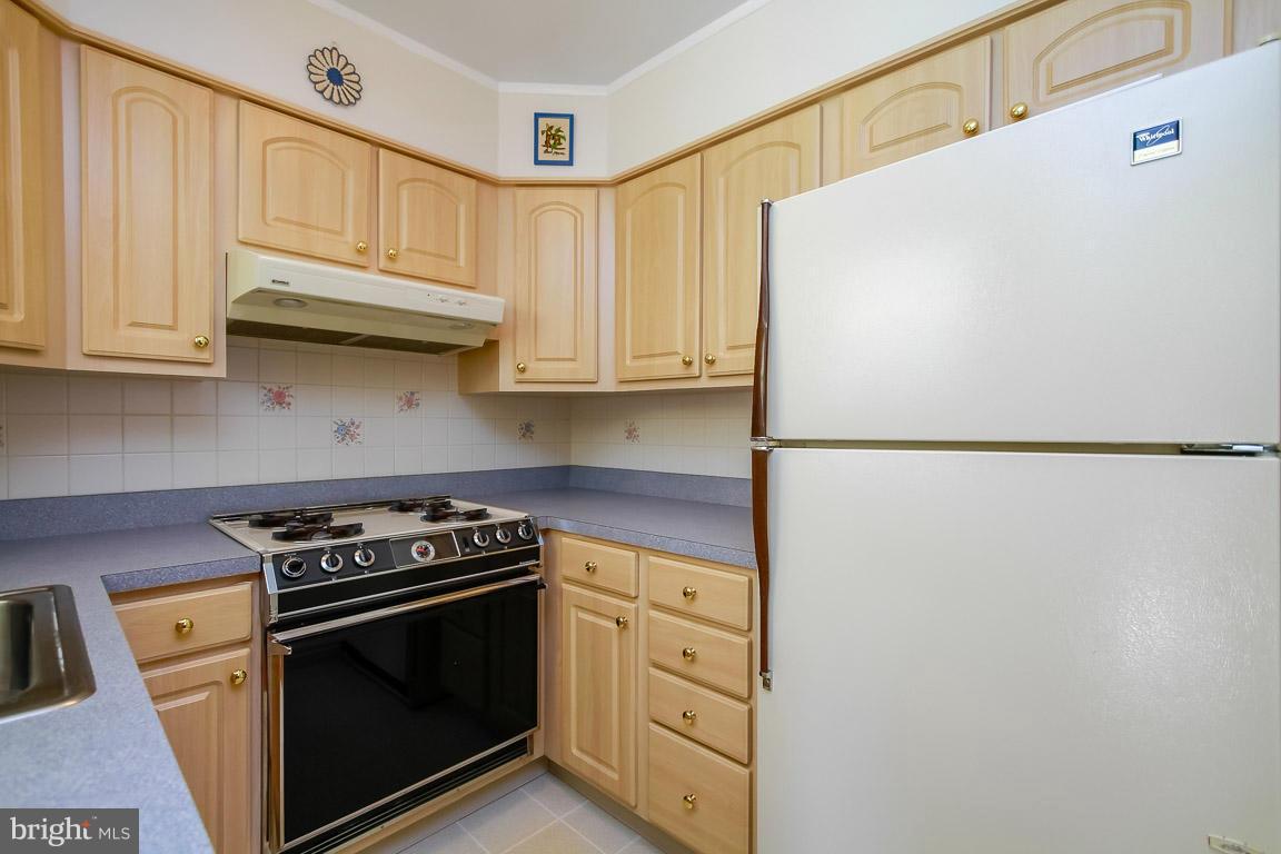 10411 Greentop Road Cockeysville, MD 21030 - Photo 7 of 30 Kitchen