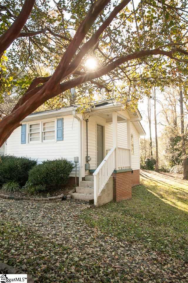 113 Augusta Street Easley, SC 29640 - Photo 4 of 26 Gallery Image 4