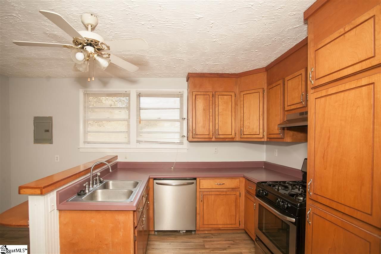 113 Augusta Street Easley, SC 29640 - Photo 8 of 26 Gallery Image 8