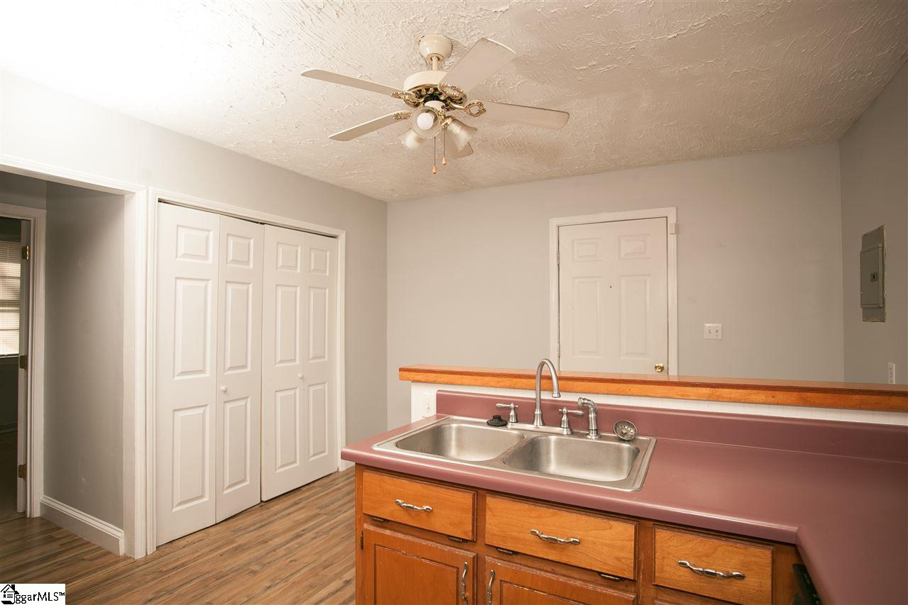 113 Augusta Street Easley, SC 29640 - Photo 9 of 26 Gallery Image 9