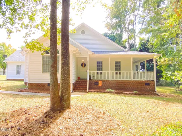 $342,500 | 400 Westminster Drive, Clayton, NC 27520