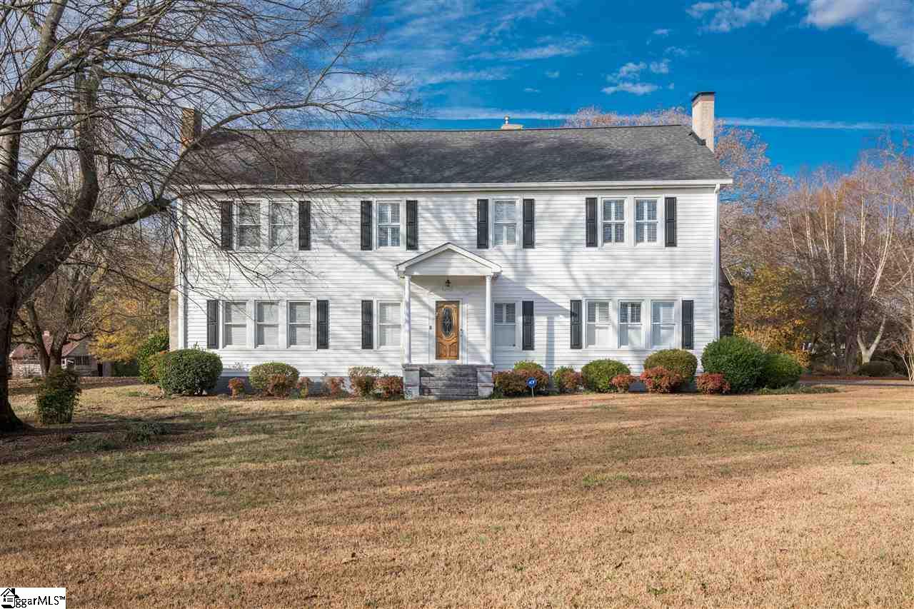 107 Cole Road Greenville, SC 29611 - Photo 1 of 33