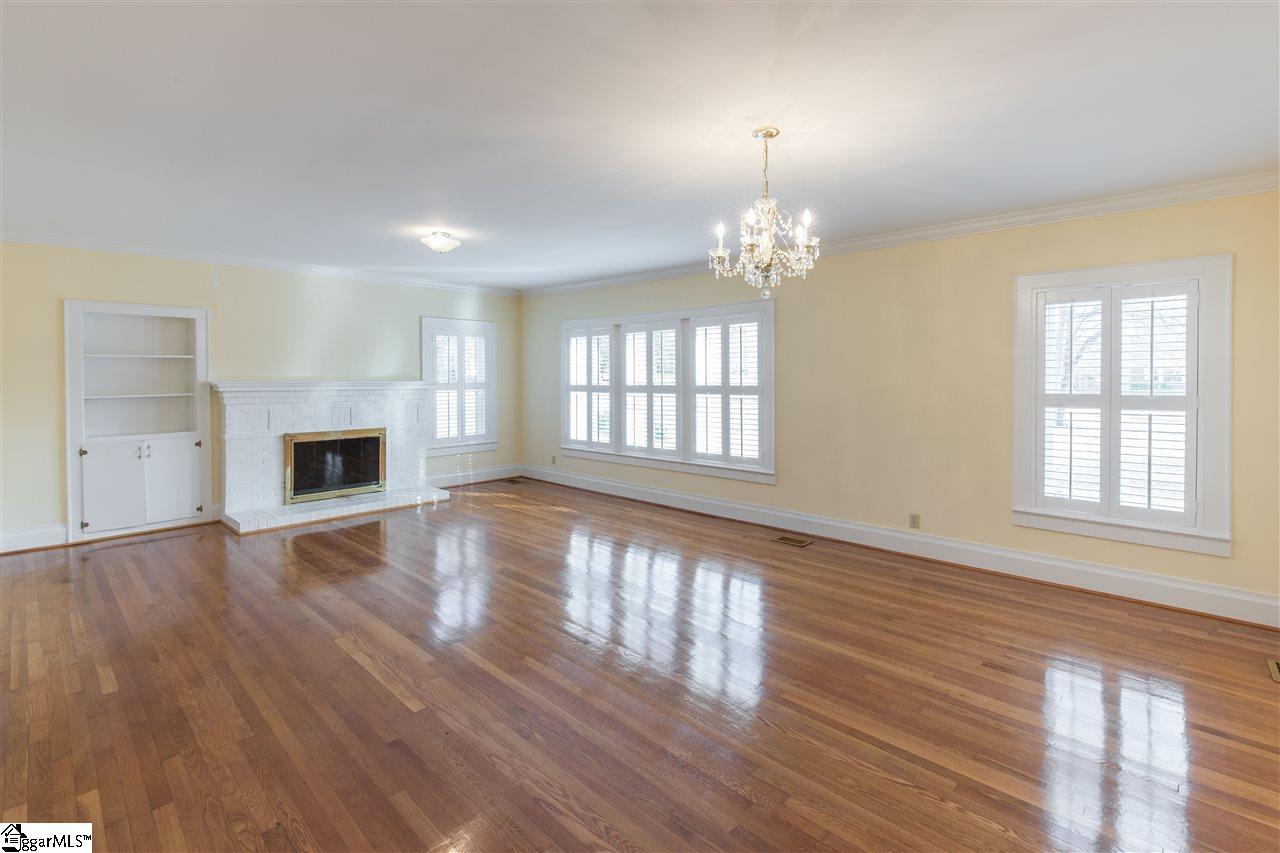 107 Cole Road Greenville, SC 29611 - Photo 2 of 33