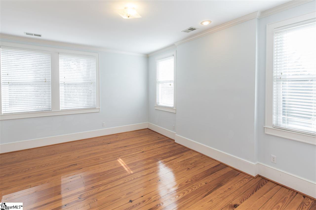 107 Cole Road Greenville, SC 29611 - Photo 12 of 33