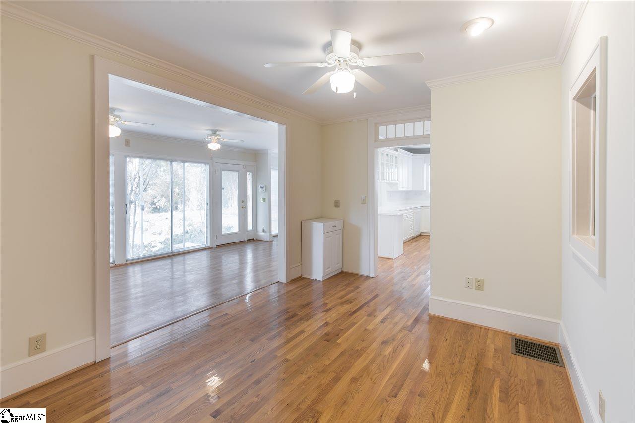 107 Cole Road Greenville, SC 29611 - Photo 5 of 33