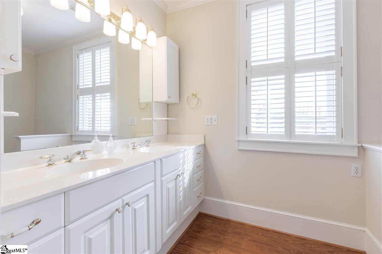 107 Cole Road Greenville, SC 29611 - Photo 8 of 33