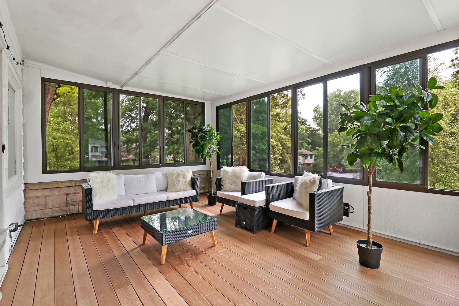 2618 Apache Trail McHenry, IL 60051 - Photo 24 of 34 a living room with furniture and a large window