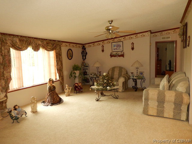 11607 Woods Cross Road Gloucester, VA 23061 - Photo 13 of 32