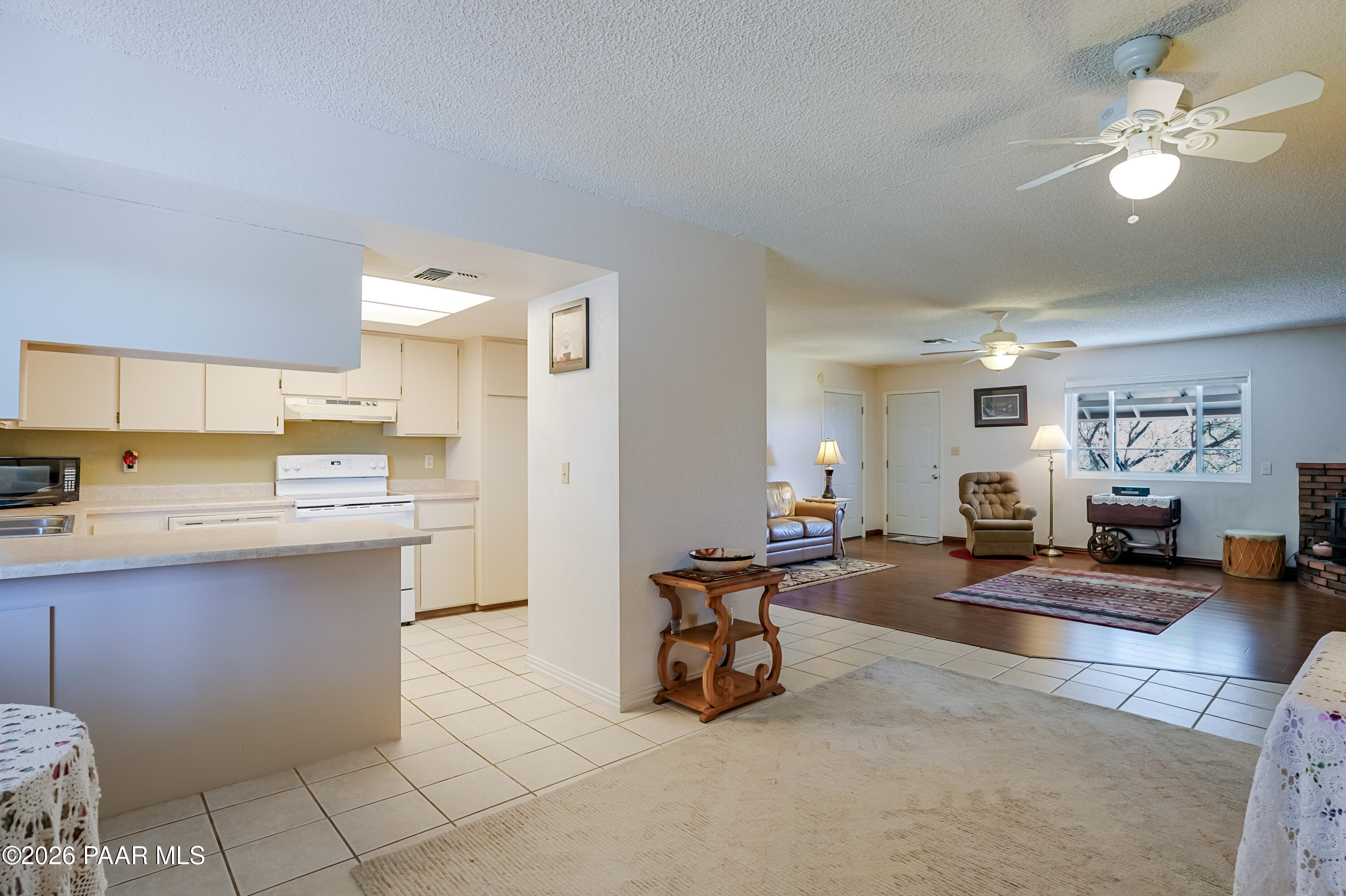 17460 East Jackrabbit Road, Unit 1 Mayer, AZ 86333 - Photo 11 of 41 Dining Area to Kitchen