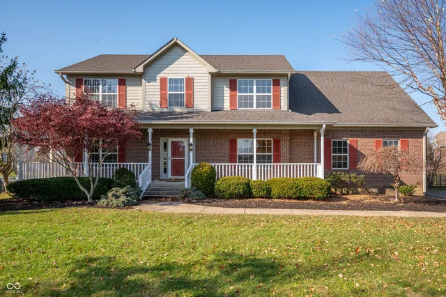 $525,000 | 2650 South Parkview Drive, New Palestine, IN 46163