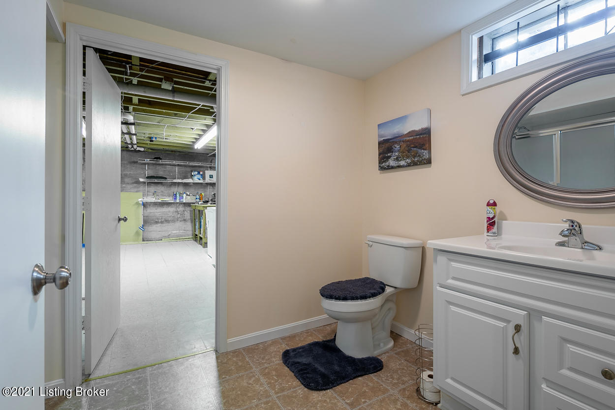 812 Moser Road Louisville, KY 40223 - Photo 43 of 46 53