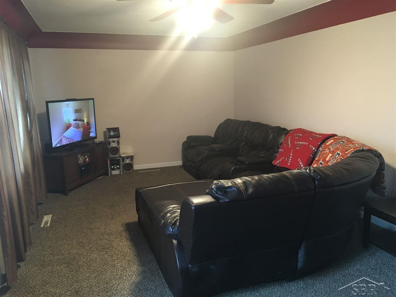 9256 North Seymour Road Montrose, MI 48457 - Photo 10 of 18 31311628-9.JPG