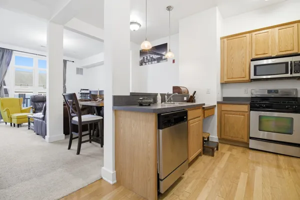 $299,000 | 3 Greenwich Drive, Unit 97, Jersey City, NJ 07305