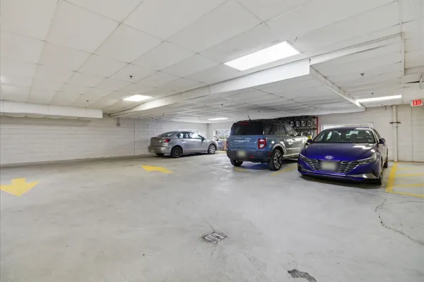 $299,000 | 3 Greenwich Drive, Unit 97, Jersey City, NJ 07305