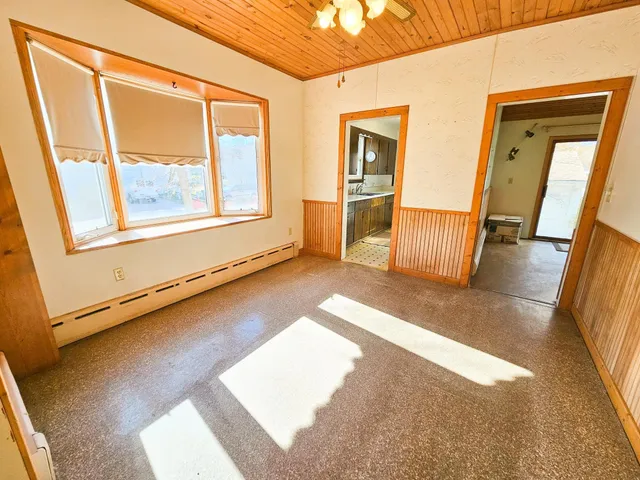 $109,000 | 526 South Minnesota Street, Redwood Falls, MN 56283