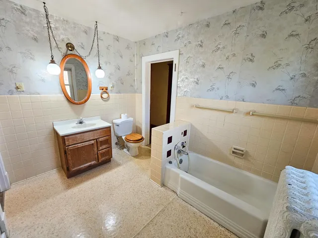 $109,000 | 526 South Minnesota Street, Redwood Falls, MN 56283