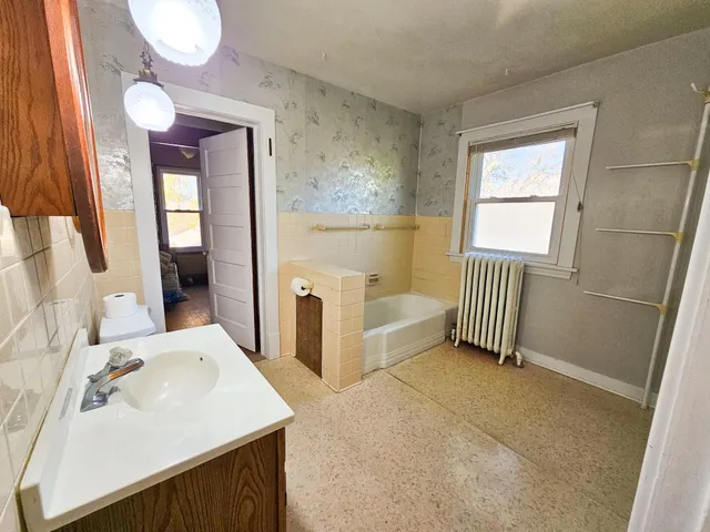 $109,000 | 526 South Minnesota Street, Redwood Falls, MN 56283