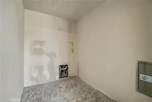 an empty room with closet