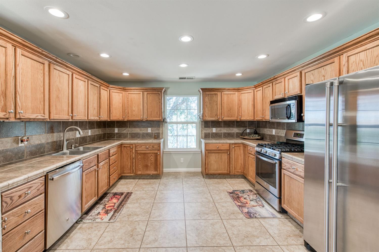 6844 Rodeo Drive Sanger, CA 93657 - Photo 16 of 50 Gallery Image 16