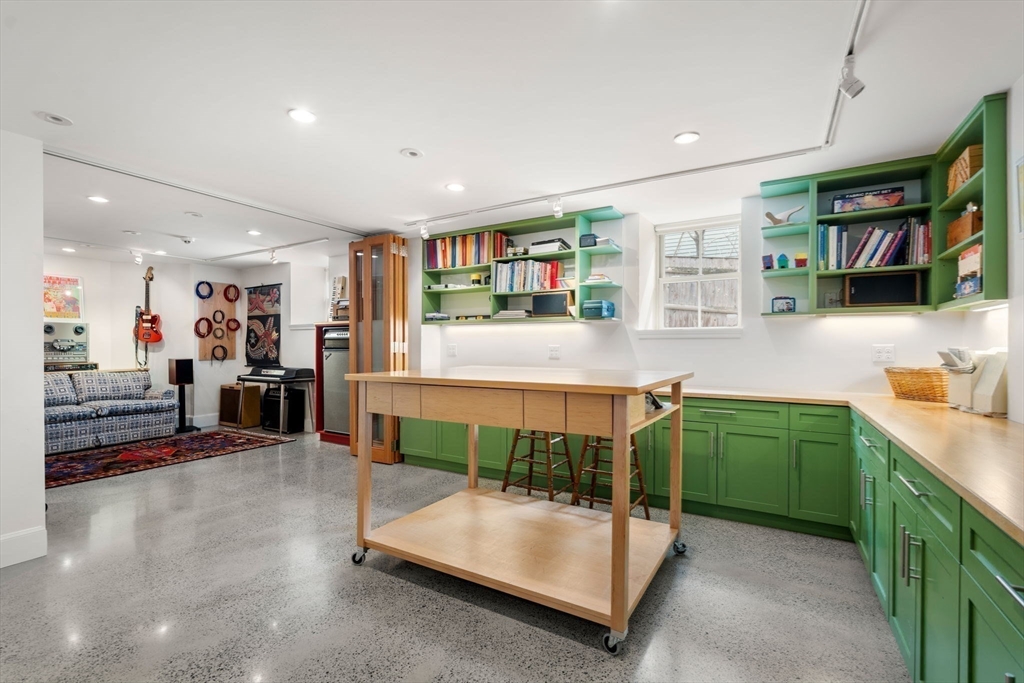 13 Bishop Street Boston, MA 02130 - Photo 27 of 33