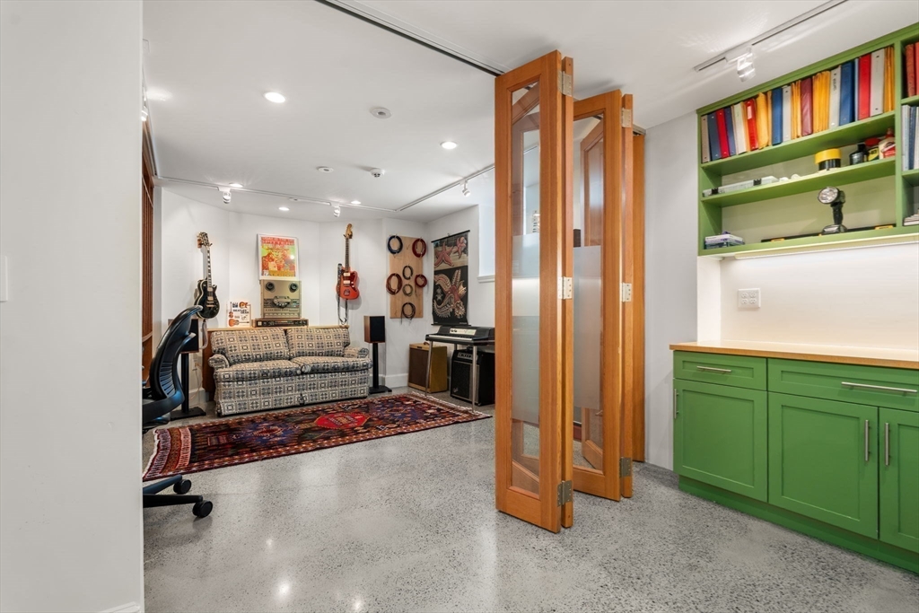 13 Bishop Street Boston, MA 02130 - Photo 28 of 33