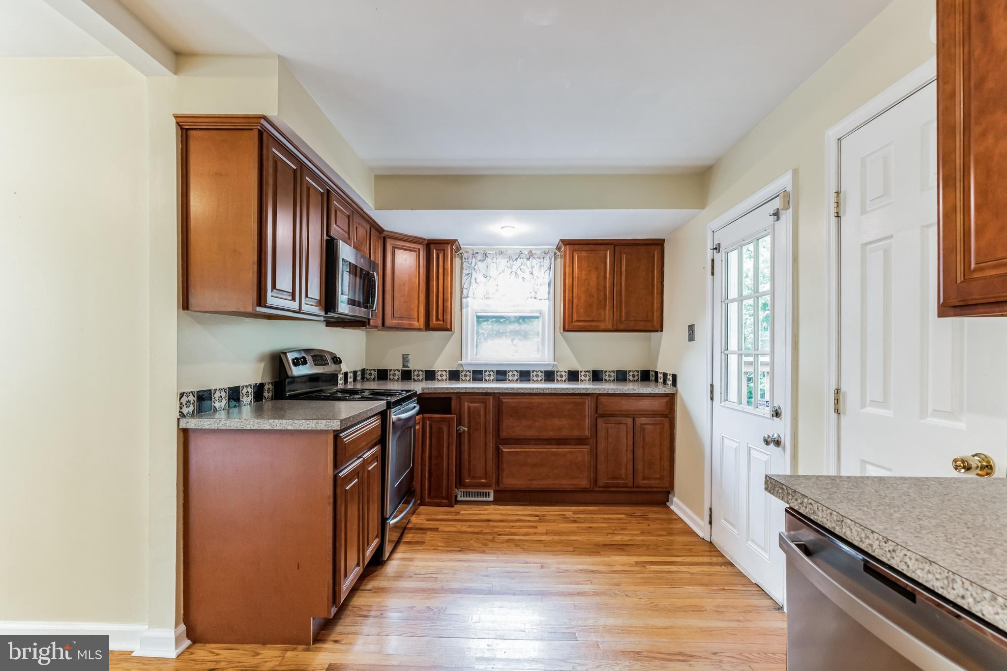 14 Chestnut Road Newtown Square, PA 19073 - Photo 4 of 33 Gallery Image 4