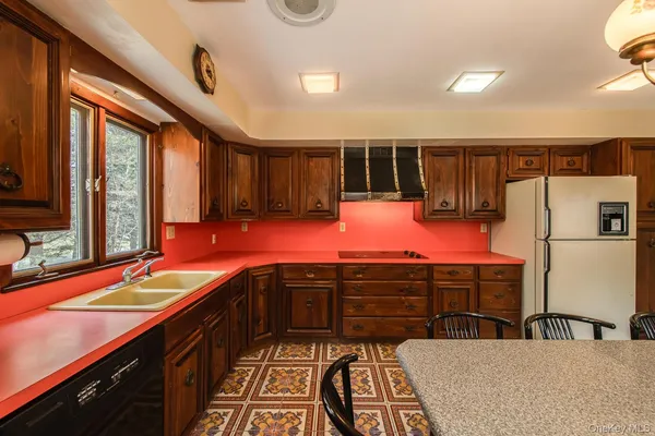 $619,000 | 7 Finnish Lane, LaGrangeville, NY 12540