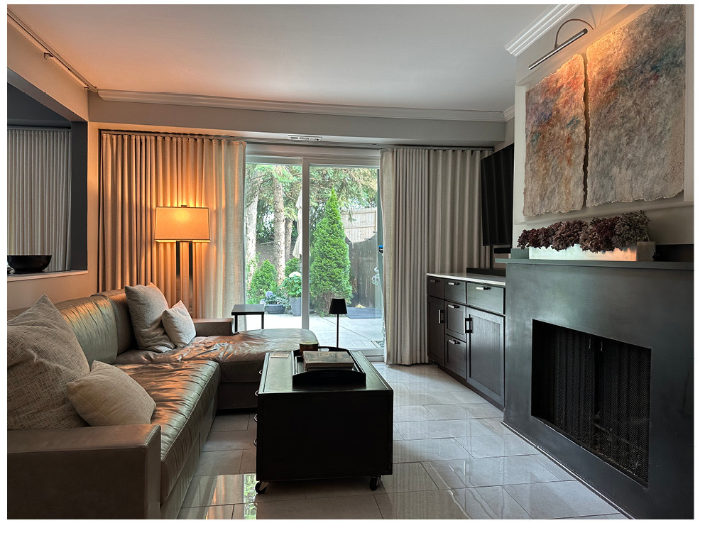 129 Regency Drive Lombard, IL 60148 - Photo 19 of 58 a living room with furniture and a fireplace