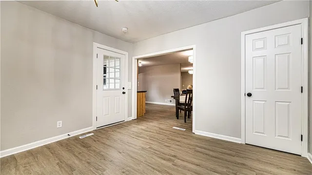 $354,000 | 17 Northwest Briarcliff Lane, Kansas City, MO 64116