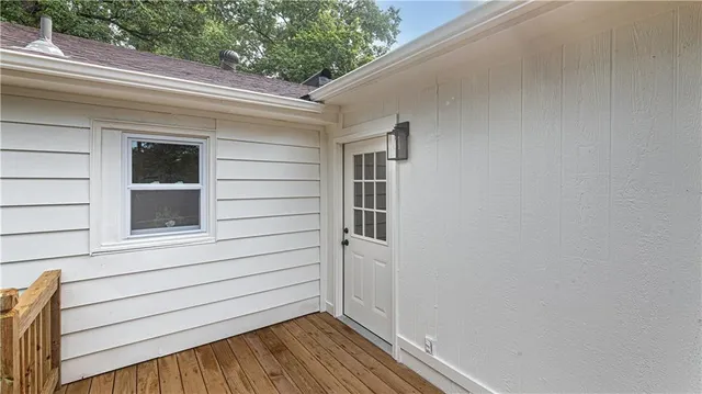 $354,000 | 17 Northwest Briarcliff Lane, Kansas City, MO 64116