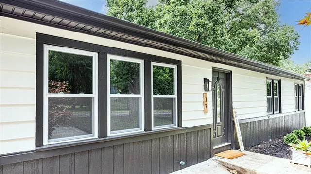 $354,000 | 17 Northwest Briarcliff Lane, Kansas City, MO 64116