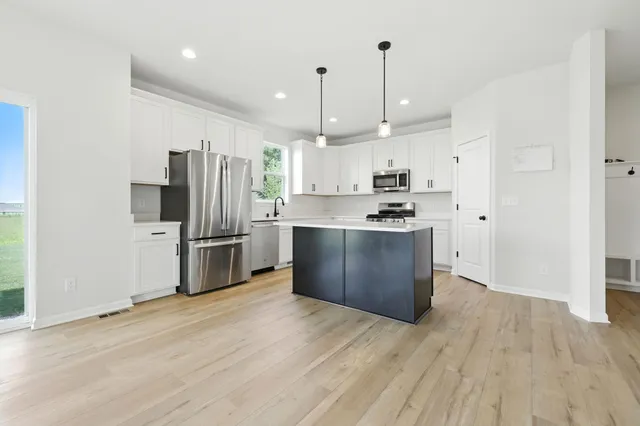 $659,900 | 8064 130th Avenue, Bristol, WI 53104