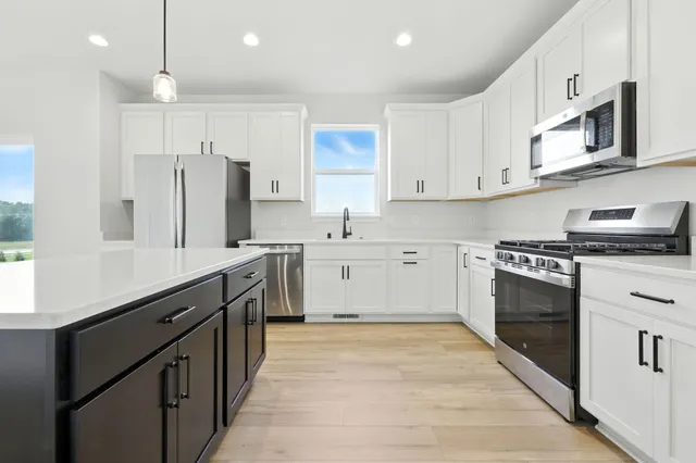 $659,900 | 8064 130th Avenue, Bristol, WI 53104