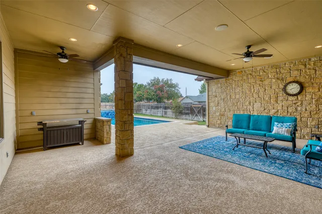 $799,995 | 114 Preston Trail, Meadowlakes, TX 78654