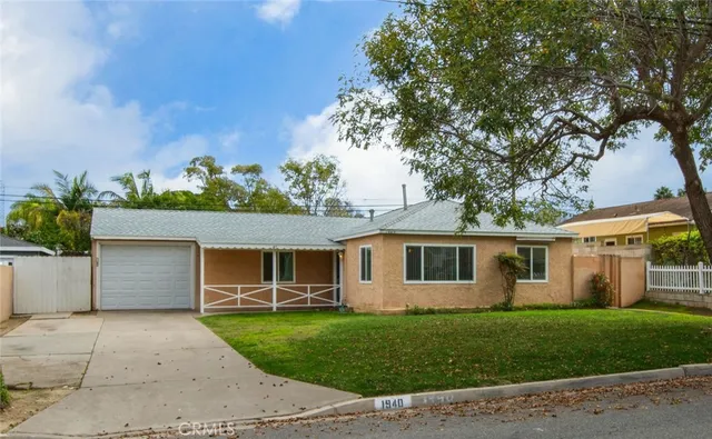 $1,349,000 | 1940 Monrovia Avenue, Costa Mesa, CA 92627