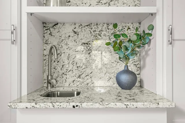 $574,900 | 3556 West Grand Meadows Drive, Appleton, WI 54914