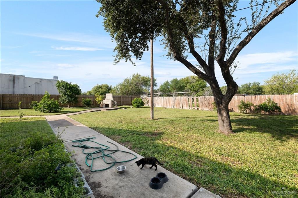 3721 North Veterans Boulevard Pharr, TX 78577 - Photo 16 of 18 View of yard featuring a fenced backyard