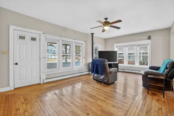 $215,000 | 229 South Jeffery Avenue, Ithaca, MI 48847