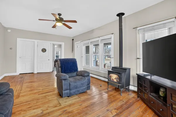 $215,000 | 229 South Jeffery Avenue, Ithaca, MI 48847