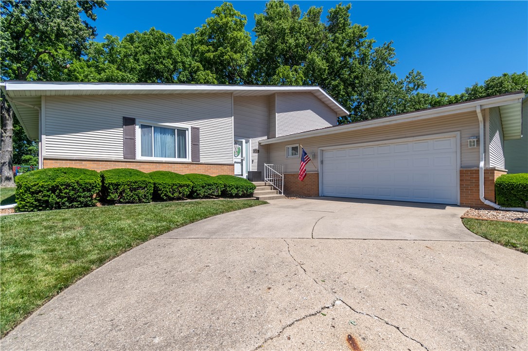 4785 Dogwood Court Decatur, IL 62526 - Photo 1 of 36