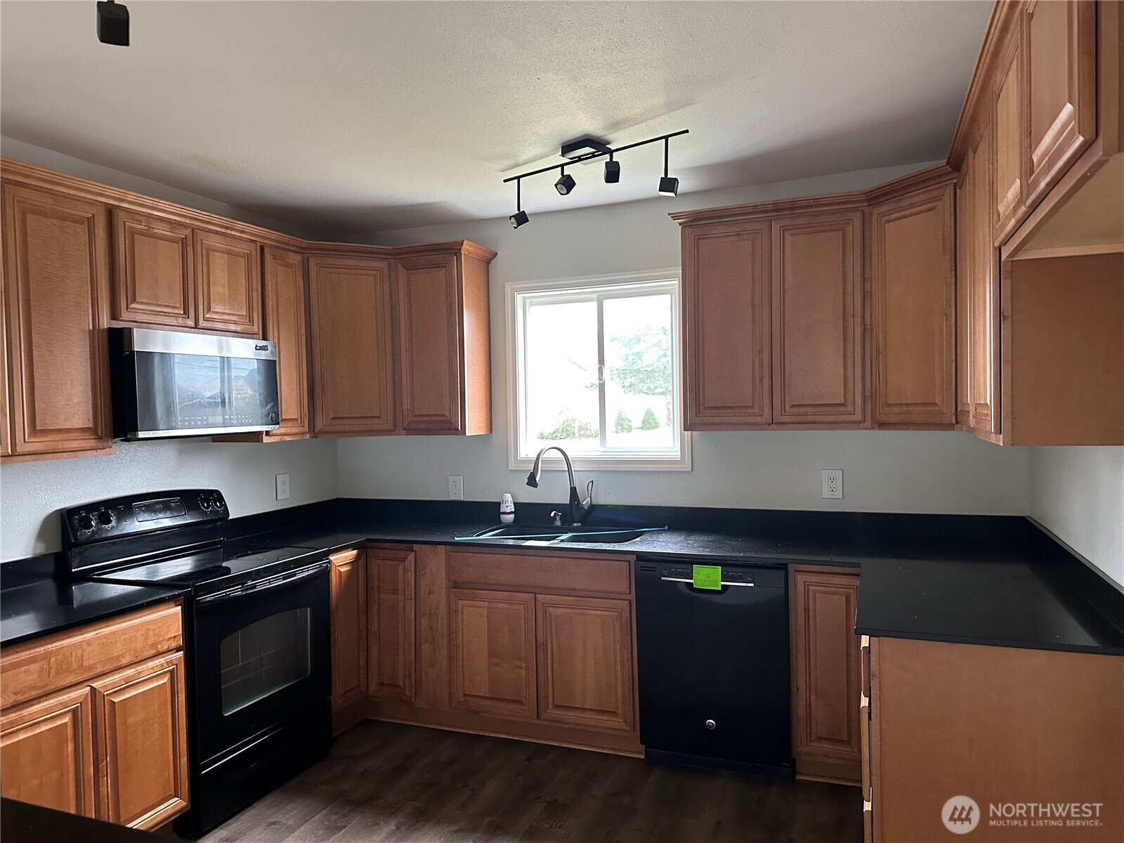 608 West Scott Street Aberdeen, WA 98520 - Photo 5 of 15