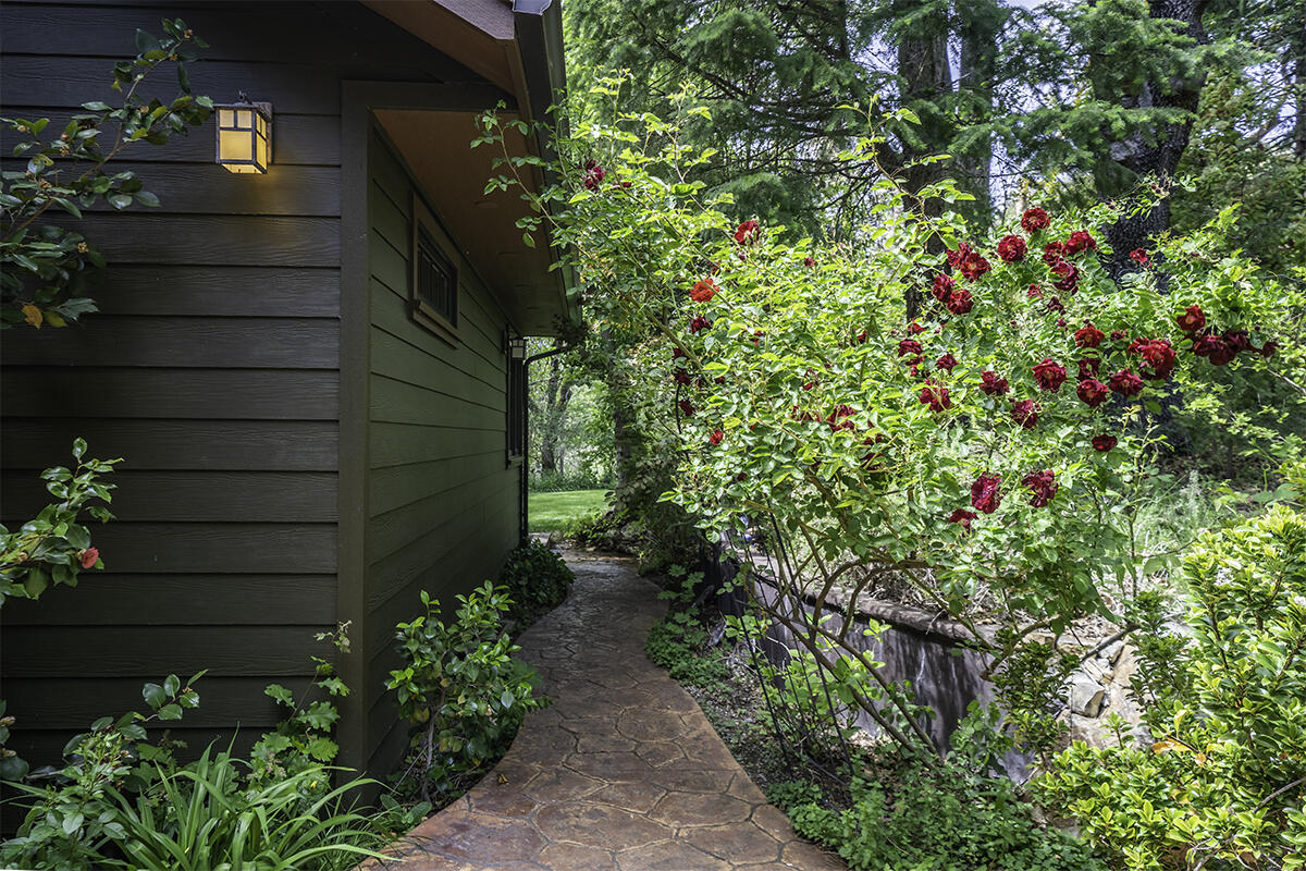 16000 North Applegate Road Grants Pass, OR 97527 - Photo 56 of 61 DSC00663-HDR