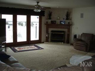 5981 Newport S Road Newport, MI 48166 - Photo 7 of 18 Family room